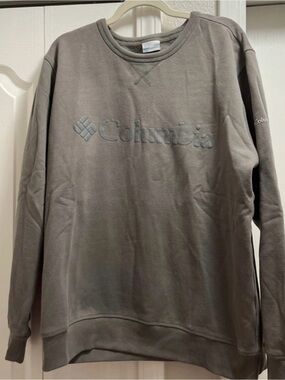 Columbia Men's Gray/green Crewneck Sweatshirt with Embossed Logo